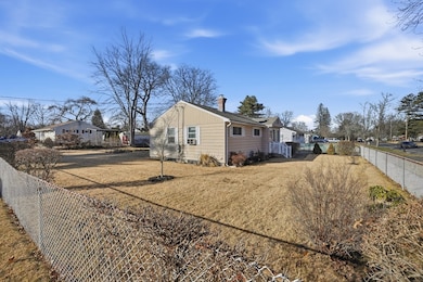 744 Bradley Rd, Springfield, MA 01109 - photo 6