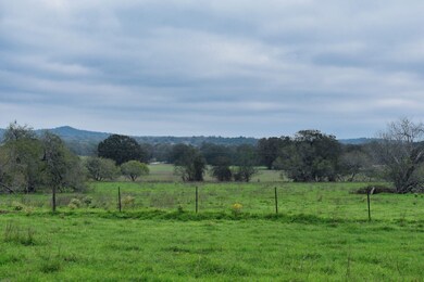 241 Hall Rd, Luling, TX 78648 - photo 4