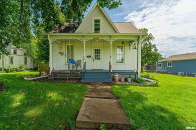 321 7th St, Lincoln, IL 62656 - photo 2