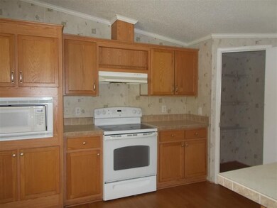 348 Emerald Acres Dr, Crawfordville, FL 32327 - photo 3