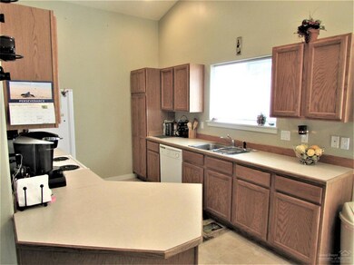 1931 SW 36th St, Redmond, OR 97756 - photo 6