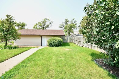 1034 14th St N, Fargo, ND 58102 - photo 6