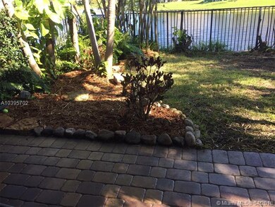 1072 Center Stone Ln, Riviera Beach, FL 33404 - photo 4