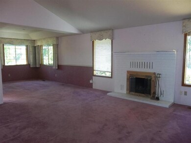 2402 Pinebrook Cir, Medford, OR 97504 - photo 7