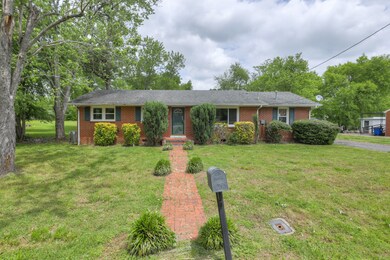 117 Whiteside St, Shelbyville, TN 37160 - photo 2