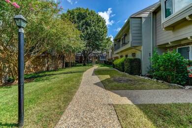 10204 Longmont Dr unit 44/3, Houston, TX 77042 - photo 5