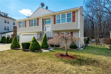 284 8th Ave, Woonsocket, RI 02895 - photo 3