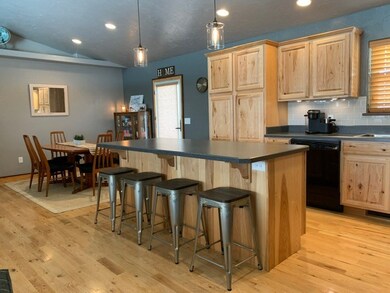 3007 Twin Creek Trail Ave, Cody, WY 82414 - photo 2
