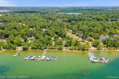 Deeded Boat Dock on Pine Lake