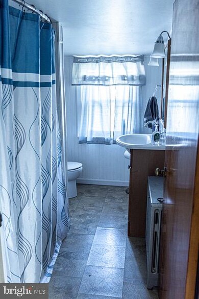 303 Summit Ave, Perkasie, PA 18944 - photo 4