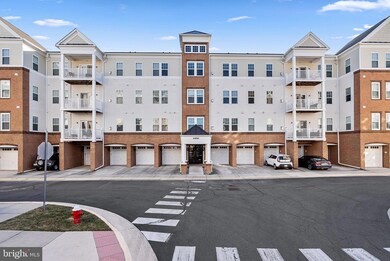 41895 Cathedral Valley Square unit 309, Aldie, VA 20105 - photo 2