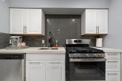 3611 Graustark St unit 3, Houston, TX 77006 - photo 2