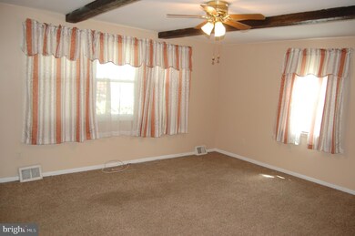 137 Pulaski St, Pottstown, PA 19464 - photo 6