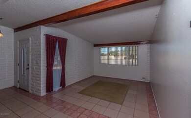02 Living Room 6663