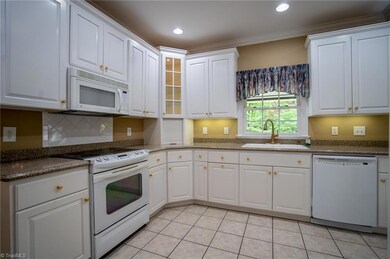 642 Anns Ct, Asheboro, NC 27205 - photo 6