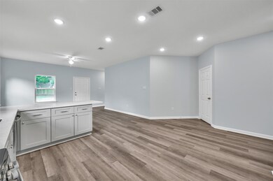 7416 Shotwell St, Houston, TX 77028 - photo 6