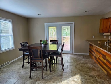 213 W Lincoln St, Monroe, IA 50170 - photo 4