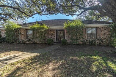 409 Circleview Dr N, Hurst, TX 76054 - photo 3