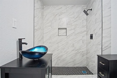 813 SW 56th St, Oklahoma City, OK 73109 - photo 7