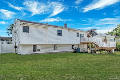 1 Winthrop St, Islip, NY 11751 - photo 6