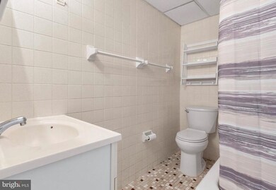 Radnor House unit 502, Bryn Mawr, PA 19010 - photo 6