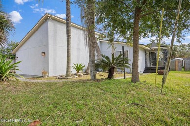 1371 River Hills Ct, Jacksonville, FL 32211 - photo 2