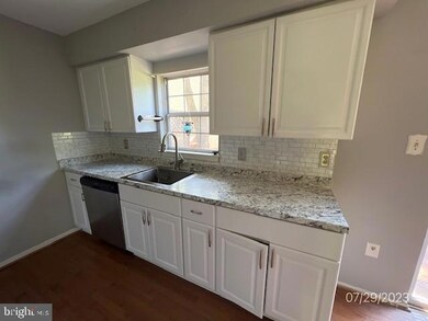 12245 Wye Oak Commons Cir unit 81, Burke, VA 22015 - photo 3