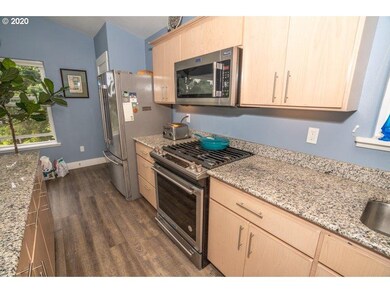 1012 SW 11th St, Lincoln City, OR 97367 - photo 4