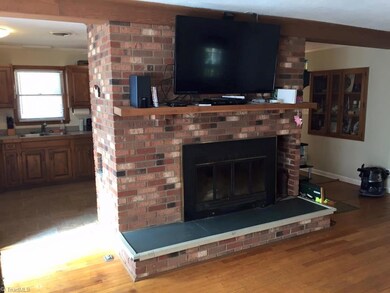 1135 Jarvis Miller Rd, Asheboro, NC 27205 - photo 3