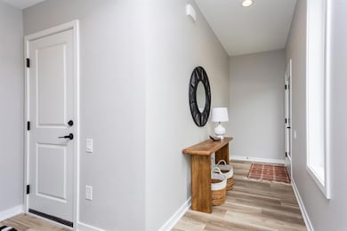 2724 Fleur Dr unit 16, Des Moines, IA 50321 - photo 6