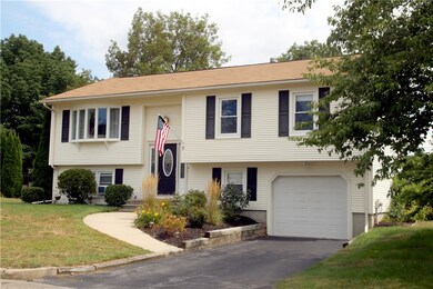 7 Huckleberry Ln, West Warwick, RI 02893 - photo 2