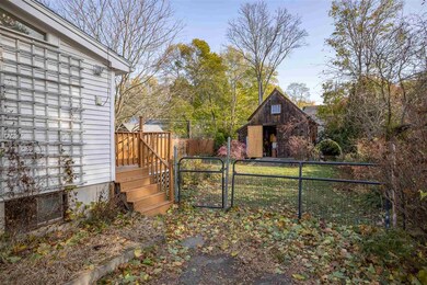 245 Thornton St, Portsmouth, NH 03801 - photo 5