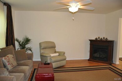 115 Longwoods Dr, Saylorsburg, PA 18353 - photo 3