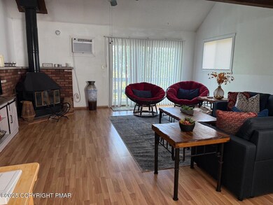 142 Cross Country Ln, Tannersville, PA 18372 - photo 2