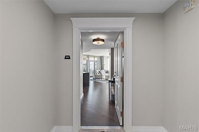 Park East Tower Condos unit 804, Saint Louis, MO 63108 - photo 5