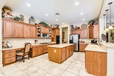BEAUTIFUL MAPLE CABINETRY