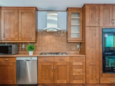 37 Suburbia Dr, Jersey City, NJ 07305 - photo 6