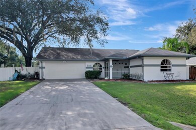 5433 Hill Dr, Zephyrhills, FL 33542 - photo 2