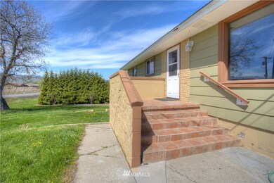unlisted-address, East Wenatchee, WA 98802 - photo 4