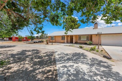 Circular driveway with parking at either side