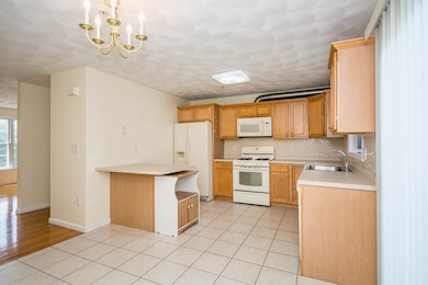 933 Varnum Ave unit 2, Lowell, MA 01854 - photo 4