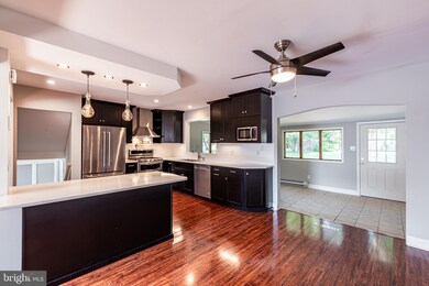 217 Woodlawn Dr, Lansdale, PA 19446 - photo 4