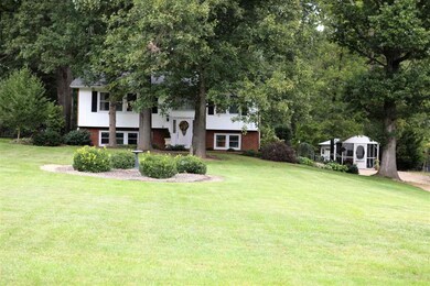 356 Hermitage Rd, Staunton, VA 24401 - photo 2