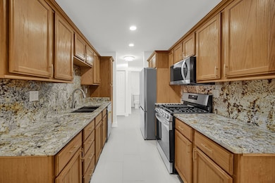 8936 N Parkside Ave unit B402, Des Plaines, IL 60016 - photo 6