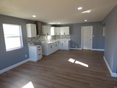 359 S 2nd St, Frankfort, IN 46041 - photo 6