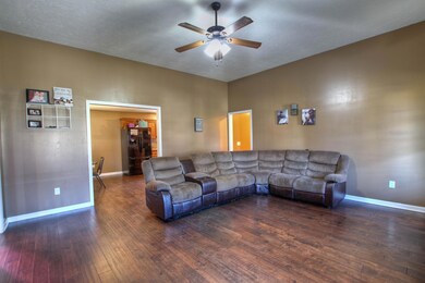 103 Garden Dr, Shelbyville, TN 37160 - photo 2