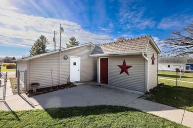 813 E 9th St, Auburn, IN 46706 - photo 4