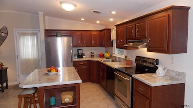 Gourmet kitchen