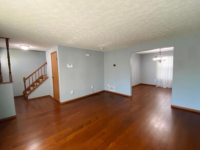 751 Cherry Grove Ct, Columbus, OH 43228 - photo 5