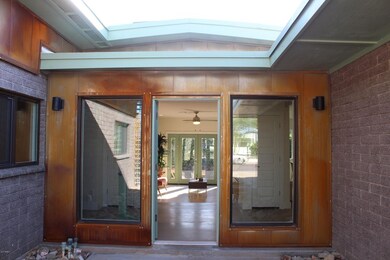28th St MCM House 027
